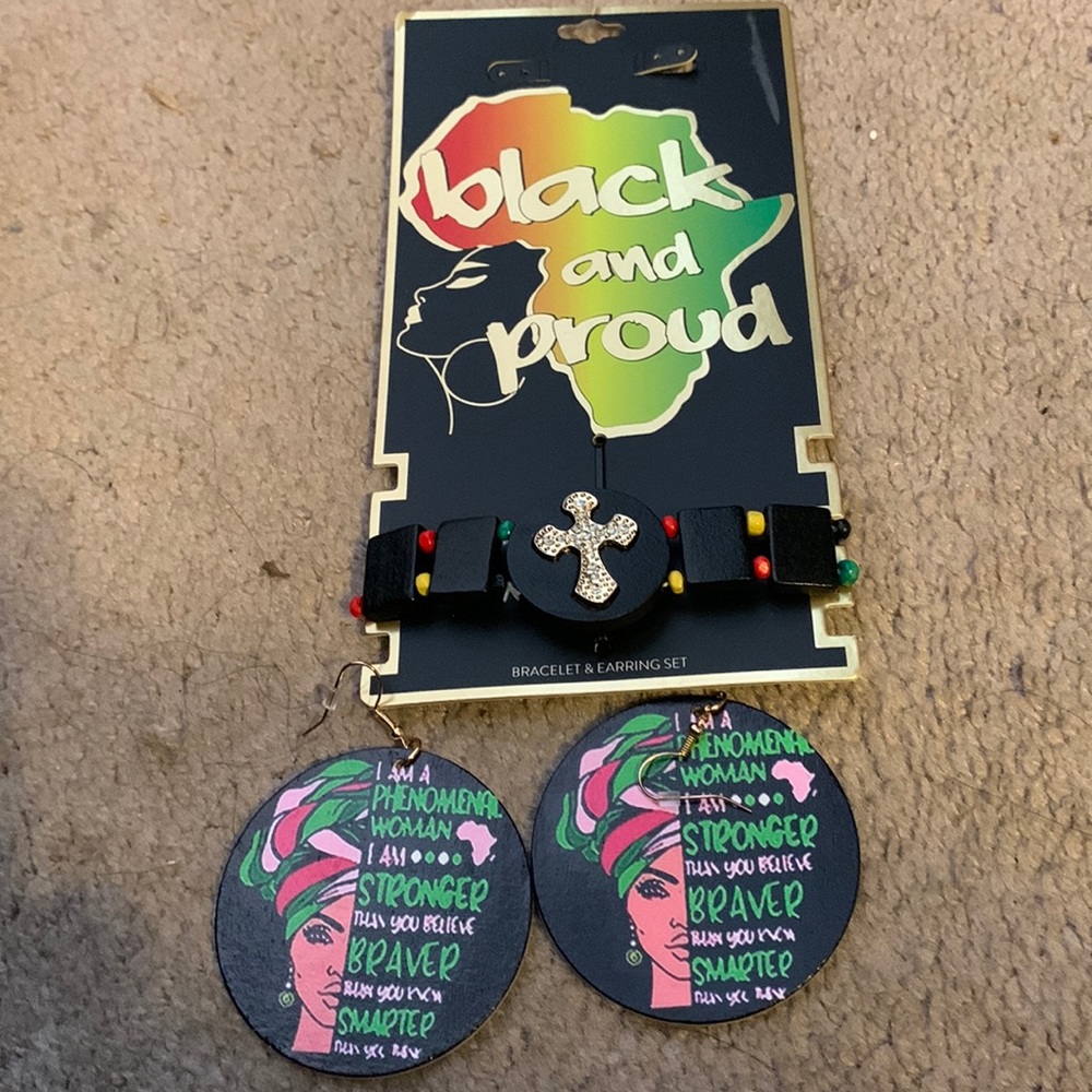 Color black pink and green earrings and bracelet